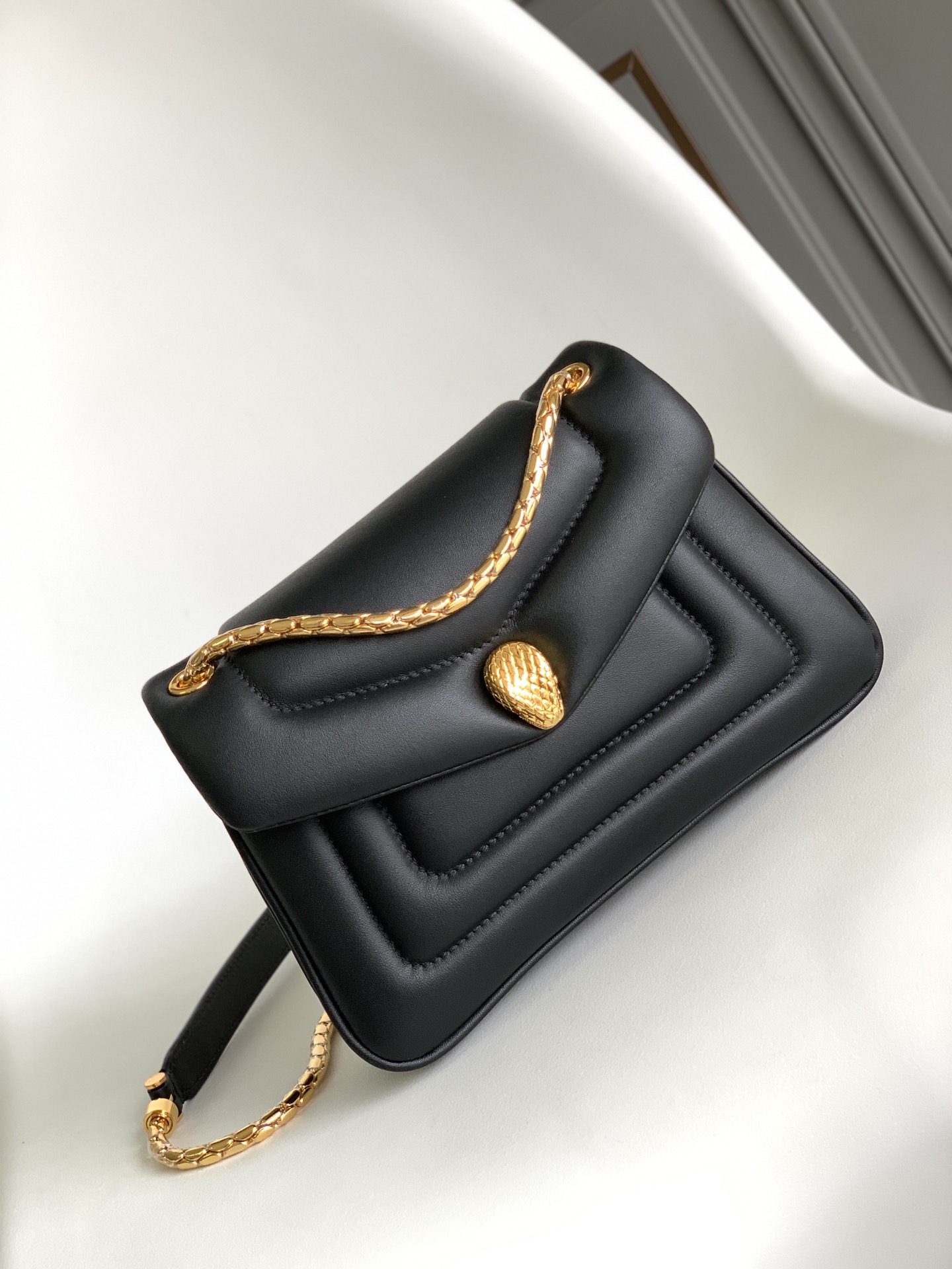 Bvlgari_Serpenti_Reverse